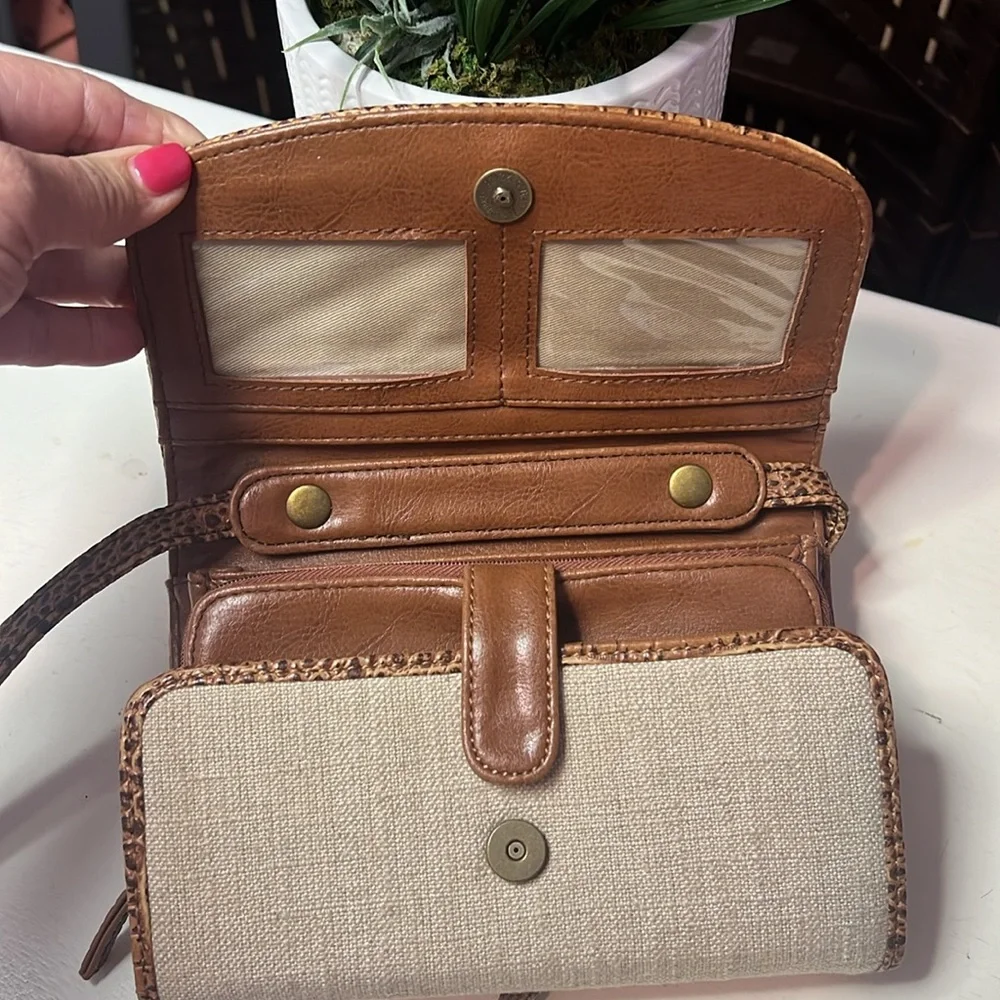 Coldwater Creek Purse Wallet Cross Body Bag Card Organizer Tan Brown - Picture 8 of 12